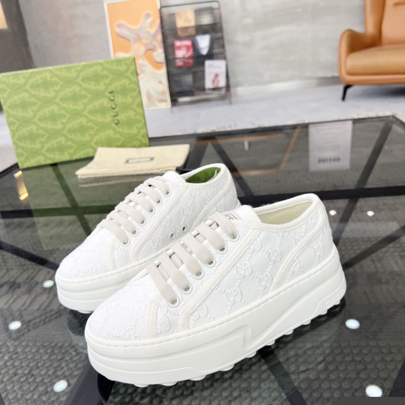 G*u*i casual shoes